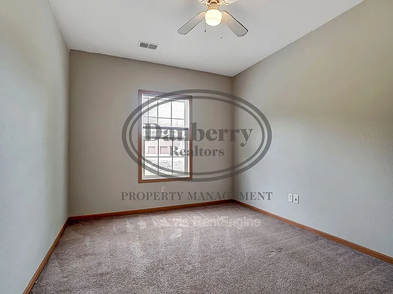 1117 N Byrne Rd — Photo 26