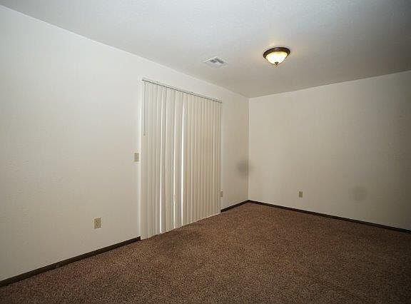 4th image of 1805 Beaumont Dr