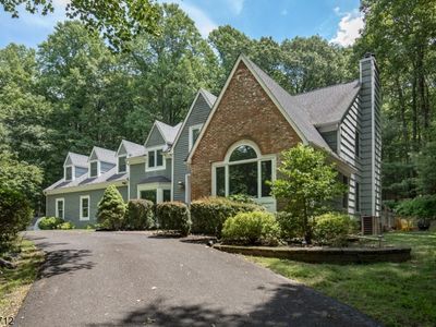 35 Calais Rd, Mendham, NJ, 07945