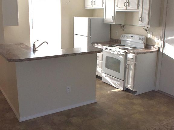 3rd image of 2753 N Harbor Dr