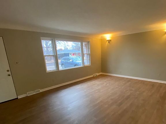 3rd image of 209 Alpine Dr