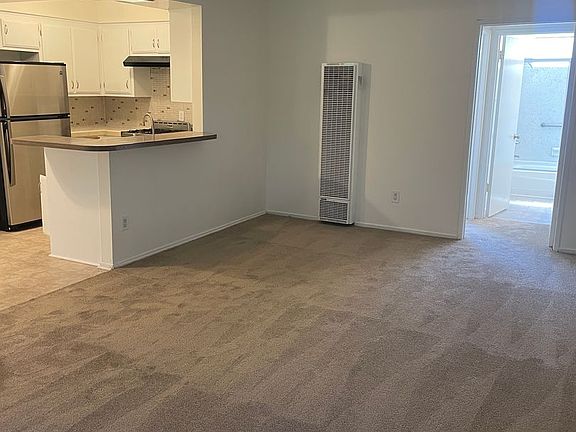 3rd image of 8231 Wyngate St #9