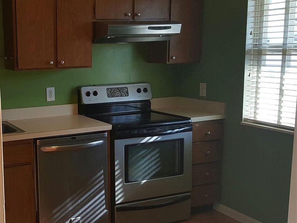 2nd image of 517 Thomas Rd