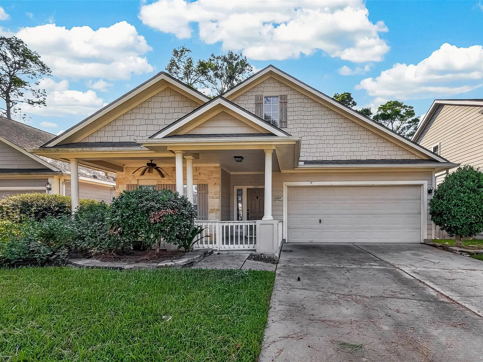 3 bed, 2.0 bath, 1737 sqft, $2,200 — Photo 1