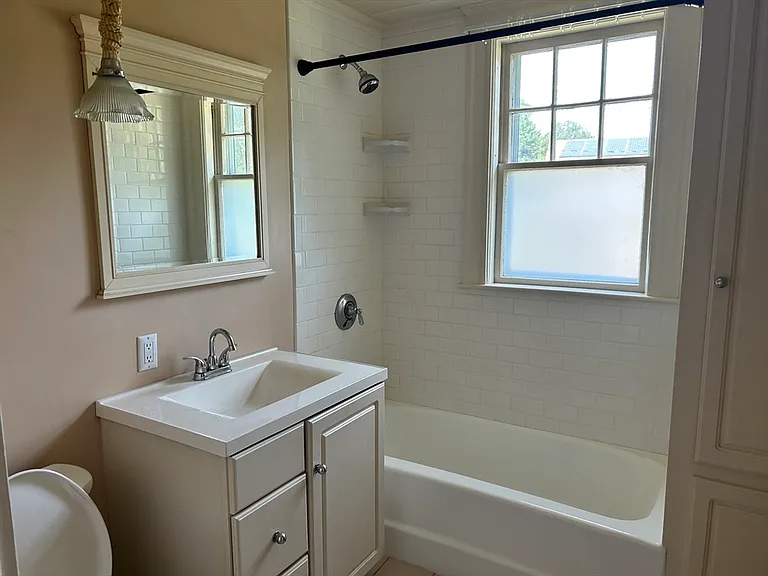 500 Lowell St — Photo 14