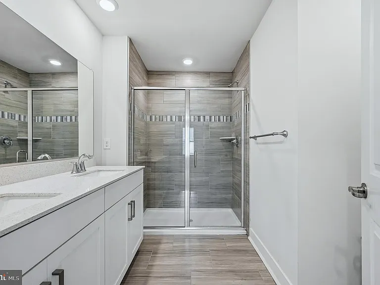 933 Anvil Ct — Photo 17