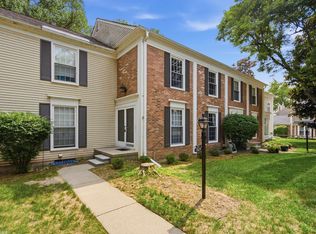 1328 Brook Ln, Rochester, MI 48306