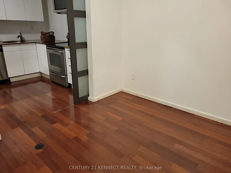 181 Augusta Ave #2 — Photo 4