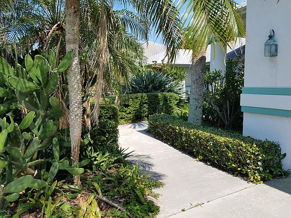 3rd image of 221 Ivory Dr #0