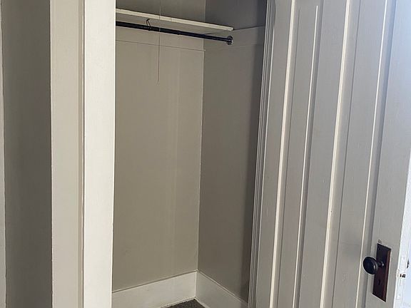 3rd image of 1001 E Main St Unit 2
