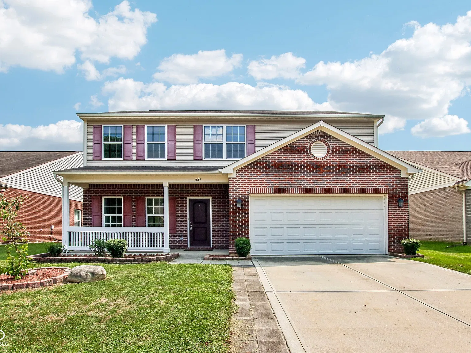 4 bed, 2.5 bath, 2391 sqft, $2,000 — Photo 1