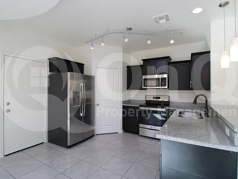 11443 W Saint John Rd — Photo 3