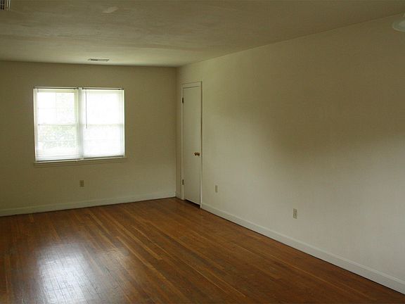2nd image of 410 Jefferson Ave APT A