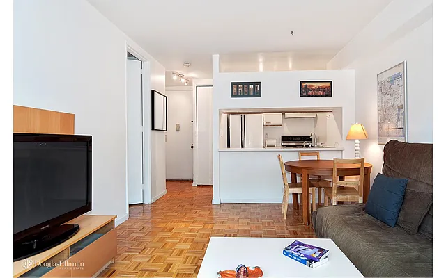 Rented by Douglas Elliman | media 20