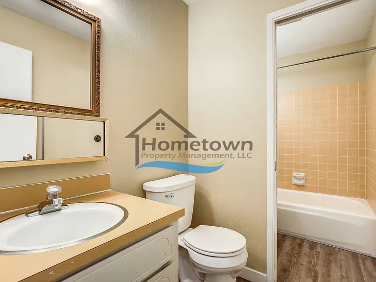 2432 & 2433 E Stowe Ct — Photo 36
