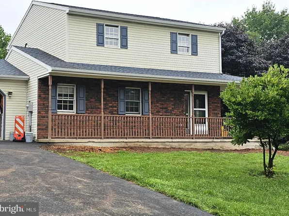 320 Greenbriar Rd, Lewistown, PA 17044