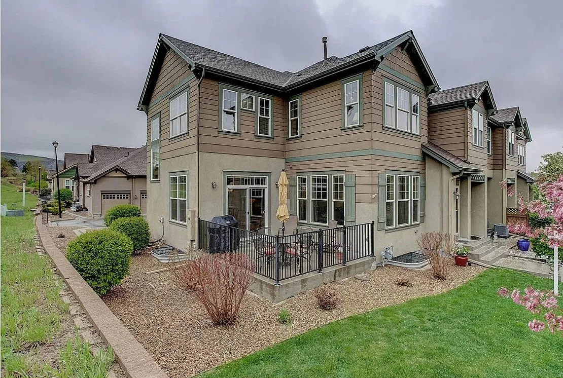 3 bed, 2.5 bath, 2755 sqft, $2,950 — Photo 1