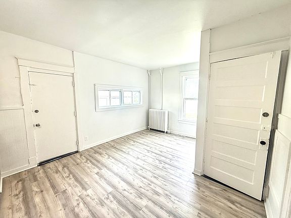 5th image of 374 3rd Ave APT 1R