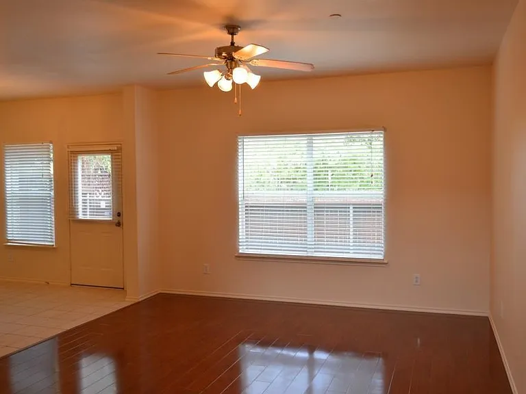 8605 Brunswick Dr — Photo 4