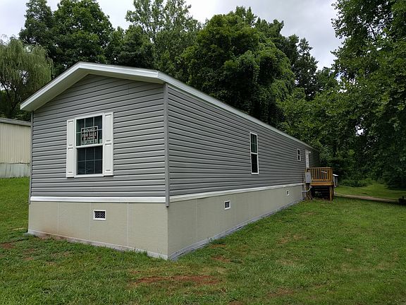 4th image of 13 Spruce Park Dr