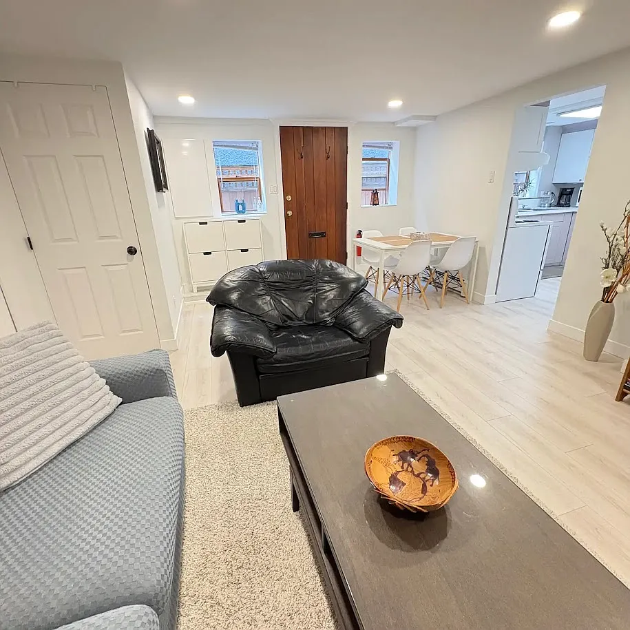 2 bed, 800 sqft, $2,800 — Photo 3