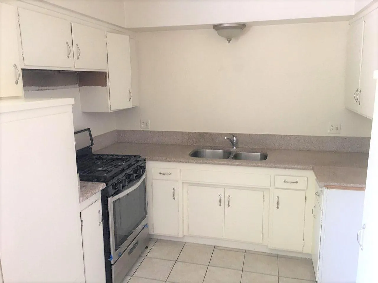 1 bed, 700 sqft, $1,900 — Photo 3