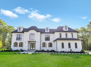 19 Carman Rd, Dix Hills, NY 11746