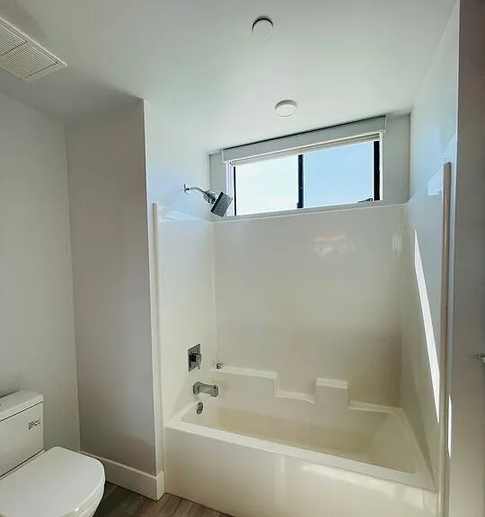 14612 Calvert St #301 — Photo 8