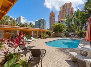 2033 NE 33rd Ave #2, Fort Lauderdale, FL 33305