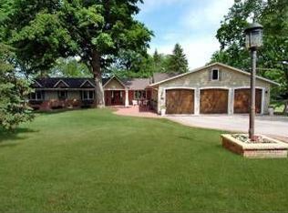 7203 Frontier Trl, Chanhassen, MN 55317