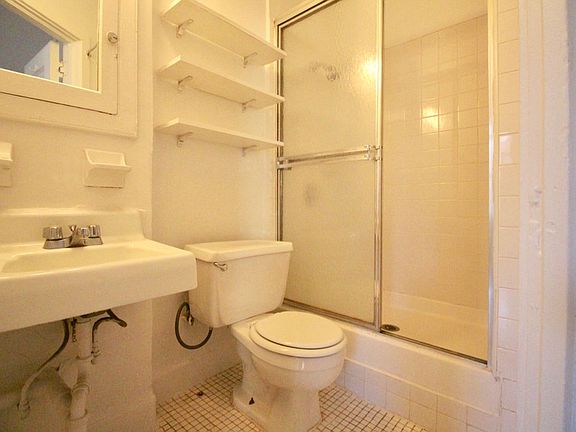 5th image of 786 Lexington Ave APT 4F
