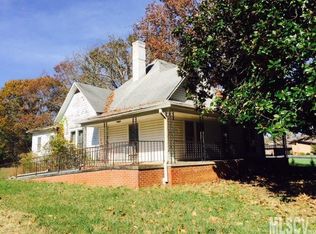 2105 5th St NE, Hickory, NC 28601