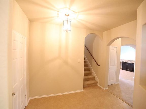 4th image of 120 Oriole Dr