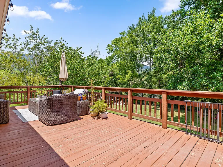 627 Valley Bridge Rd — Photo 27