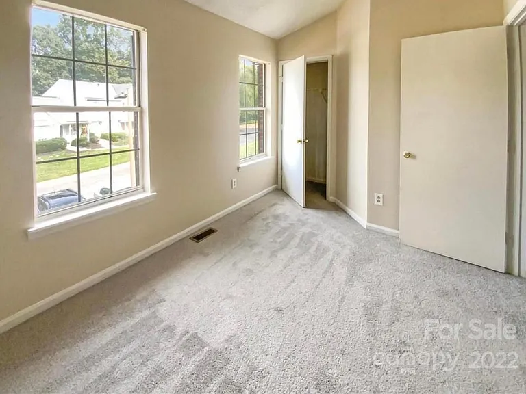 6218 Windsor Gate Ln — Photo 12