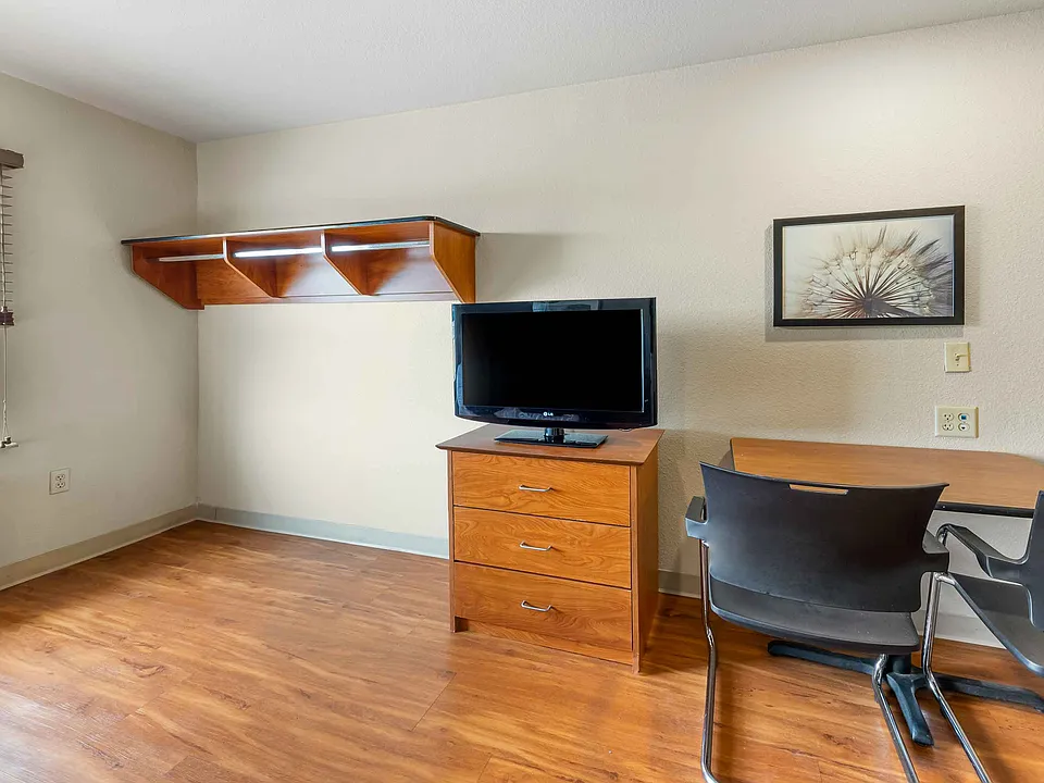 Studio Suite - 1 Full Bed