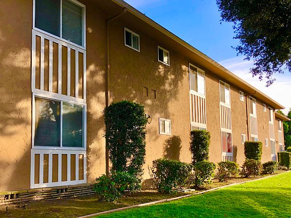2nd image of 610 Grand Fir Ave #9