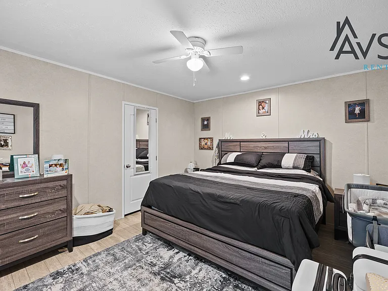 396 Volliedale Dr — Photo 9