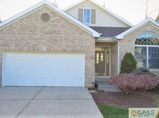 53 Westminster Dr, Monroe Township, NJ 08831