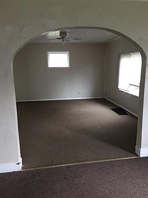 4th image of 1856 Johnson St