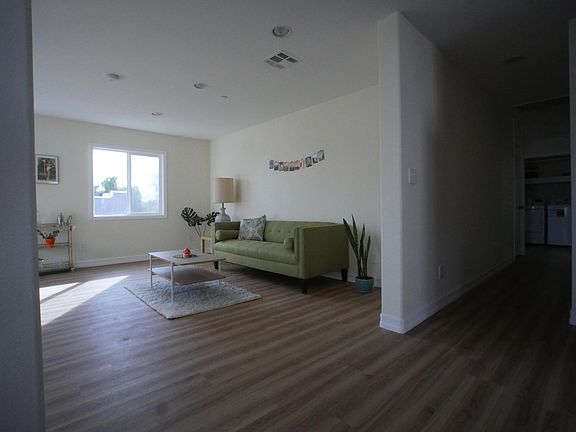 4th image of 1171 Geraghty Ave