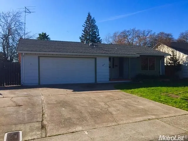 9650 Tanglewood Cir photo 1