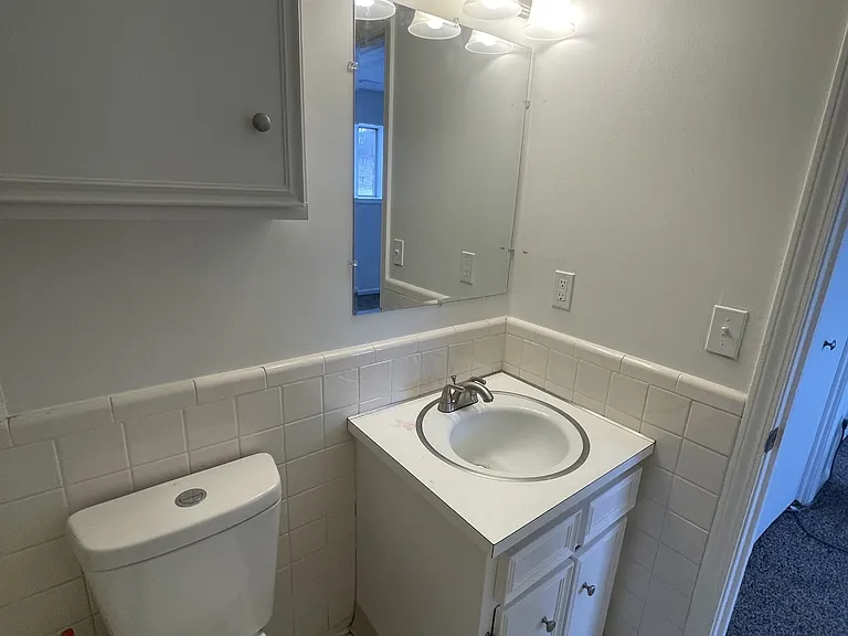 205 E Saginaw Hwy — Photo 25