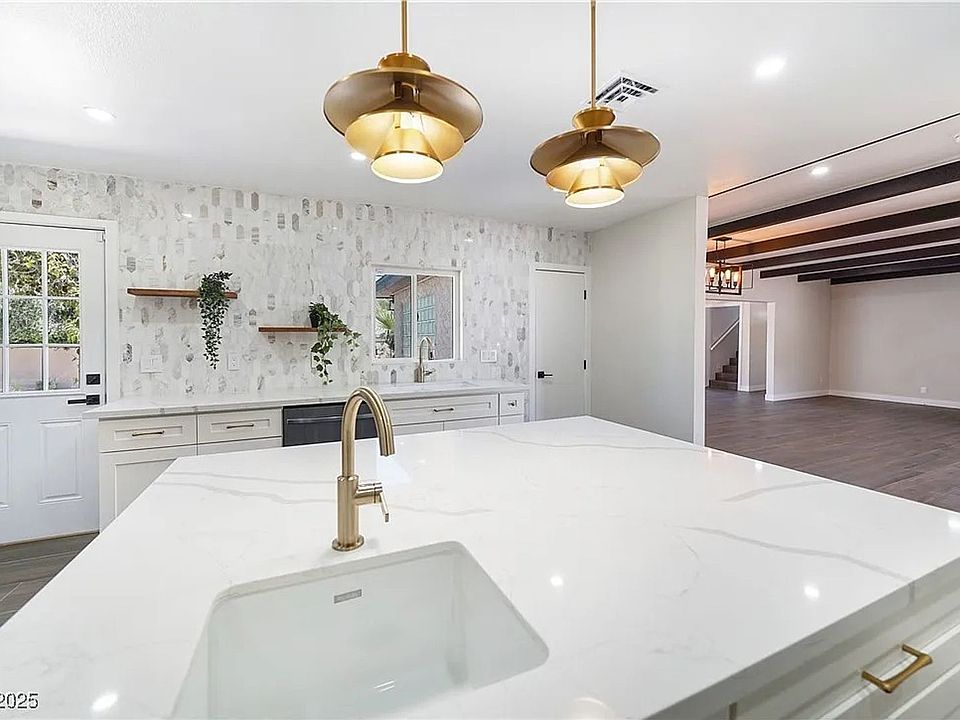 5b3560eb2ba36ee7dad0312f7d1731