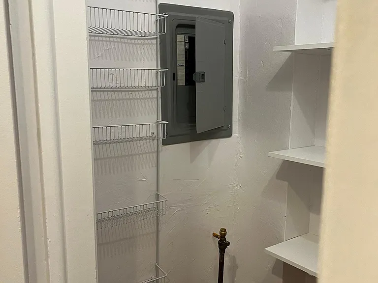 Kitchen pantry