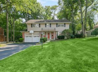 221 Country Ridge Dr, Rye Brook, NY 10573