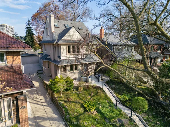 179 Glendonwynne Rd, Toronto, ON M6P 3E8