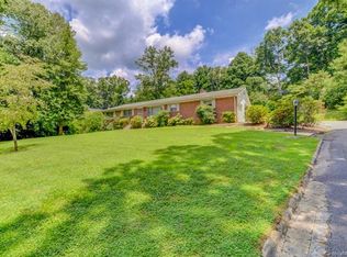 401 Whispering Hills Dr, Hendersonville, NC 28792