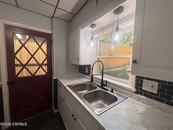 3rd image of 709 E Dewart St
