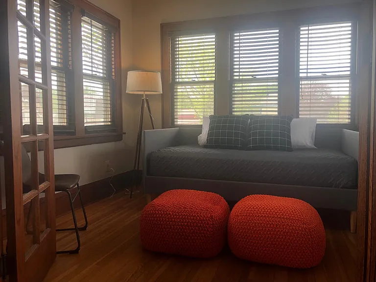 924 Smith Ave S #FURNISHED UPPER — Photo 9